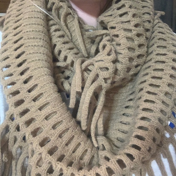 Scarf - Picture 1 of 2
